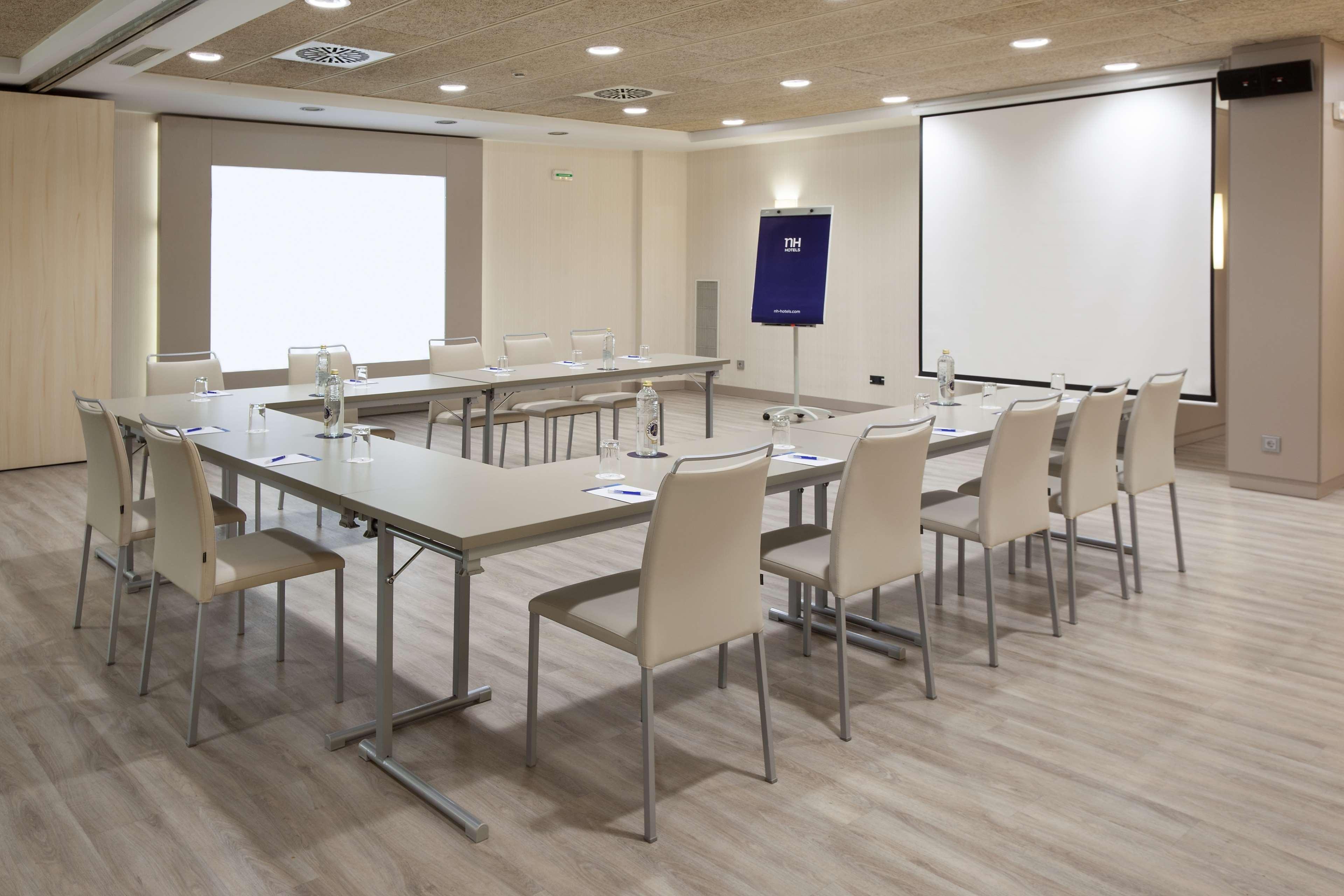 Nh Pamplona Iruna Park Екстериор снимка