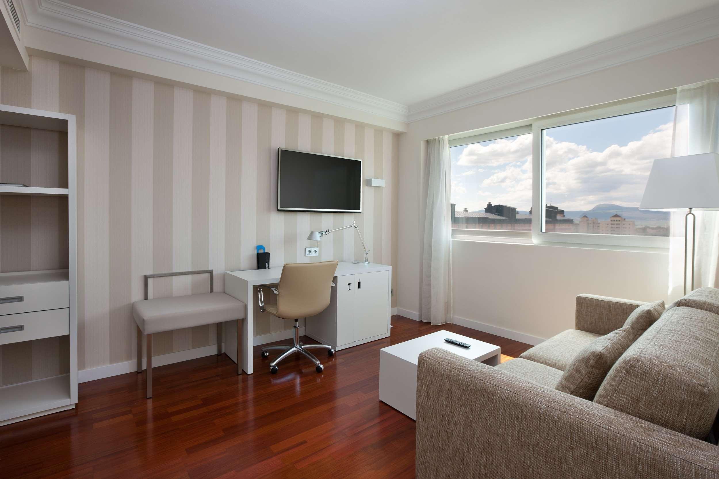 Nh Pamplona Iruna Park Екстериор снимка
