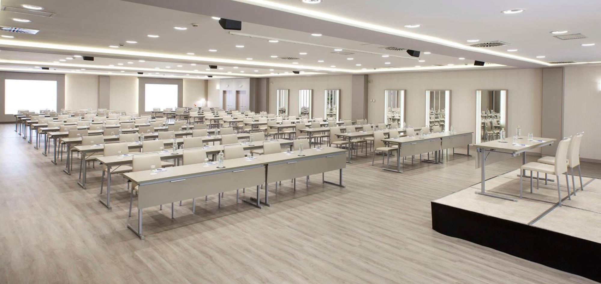 Nh Pamplona Iruna Park Екстериор снимка