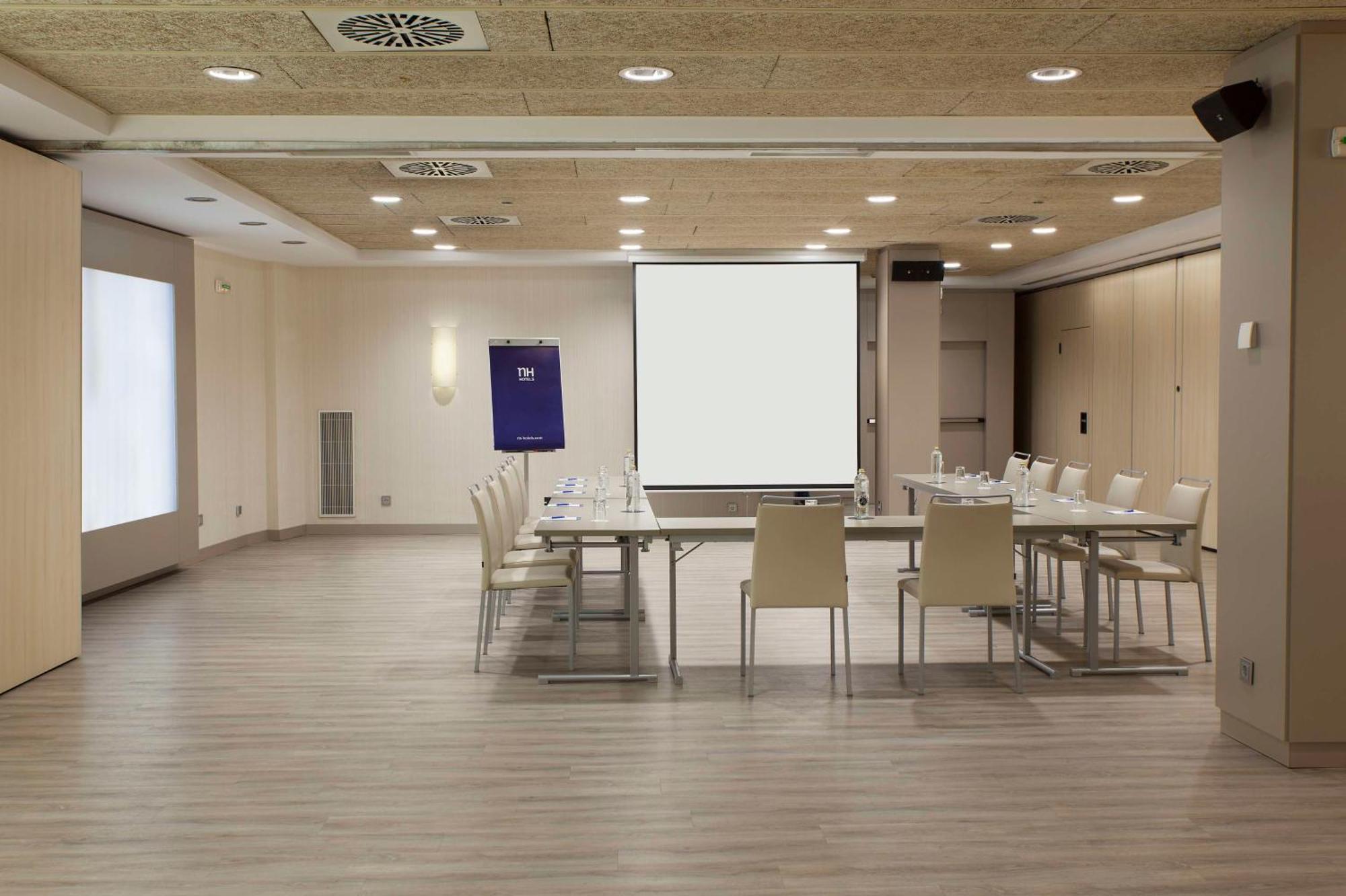 Nh Pamplona Iruna Park Екстериор снимка