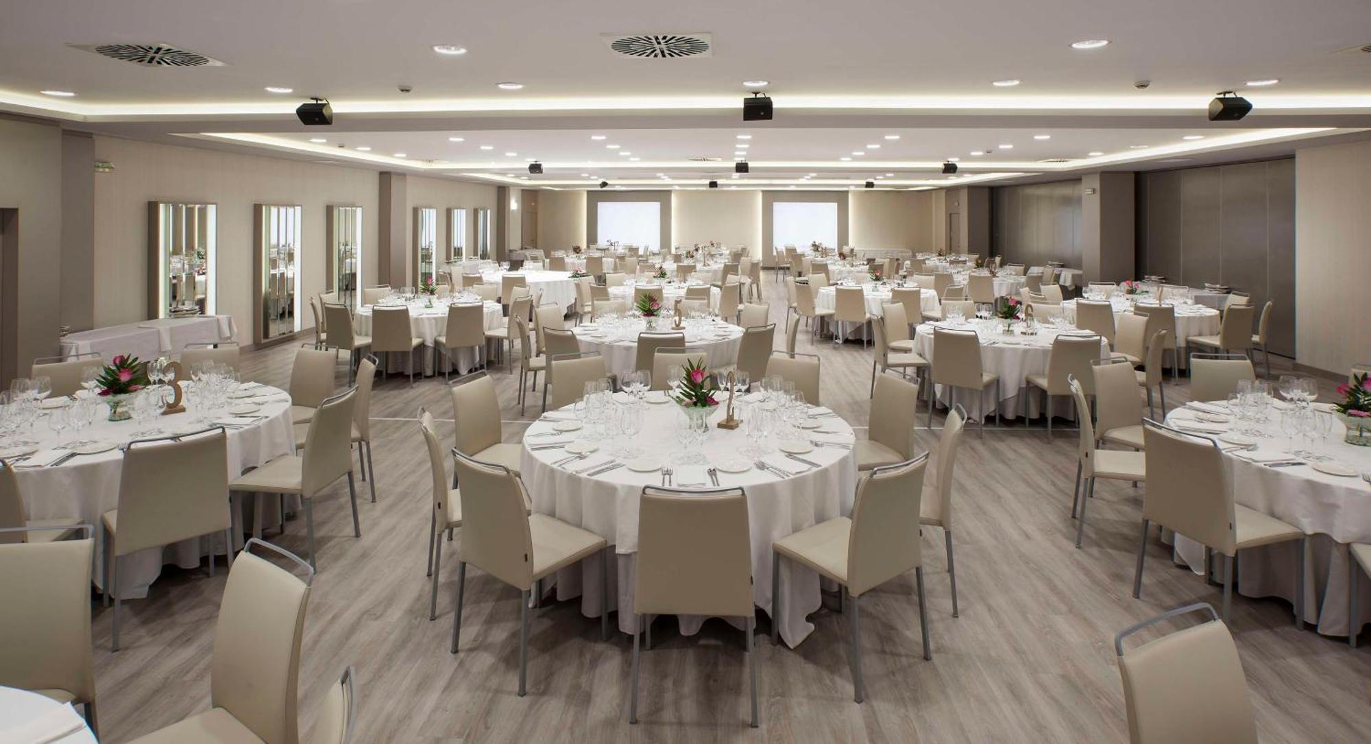 Nh Pamplona Iruna Park Екстериор снимка